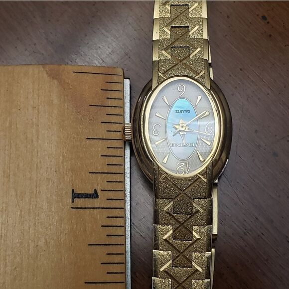 ELGIN II Ladies Wrist Watch Goldtone Slim Band main image 5